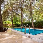 Fashiontv Luxe Resort